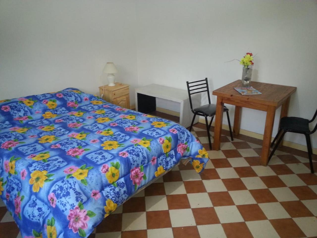 Homestay Habitac Indiv Casa De Familia, Flores Buenos Aires
